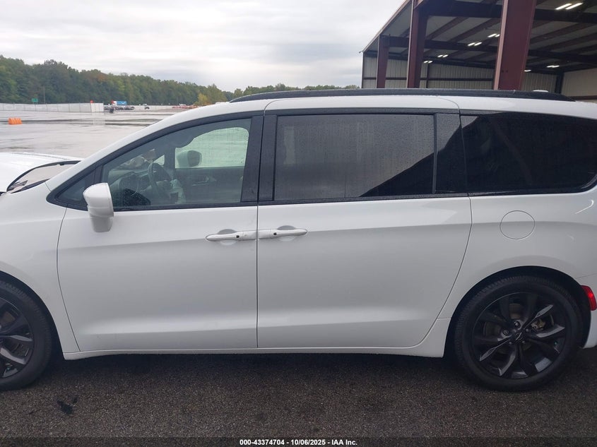 2020 Chrysler Pacifica Touring L VIN: 2C4RC1BG6LR245913 Lot: 43374704