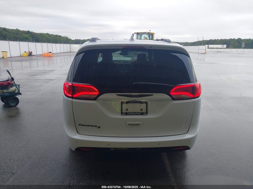 2020 Chrysler Pacifica Touring L VIN: 2C4RC1BG6LR245913 Lot: 43374704