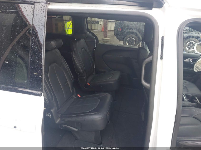 2020 Chrysler Pacifica Touring L VIN: 2C4RC1BG6LR245913 Lot: 43374704