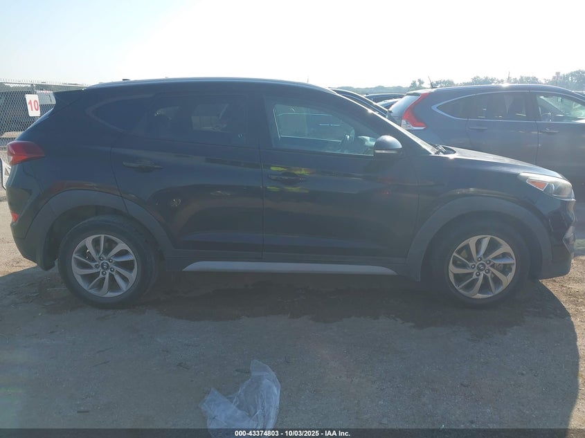 2017 HYUNDAI TUCSON SE PLUS - KM8J33A46HU447768