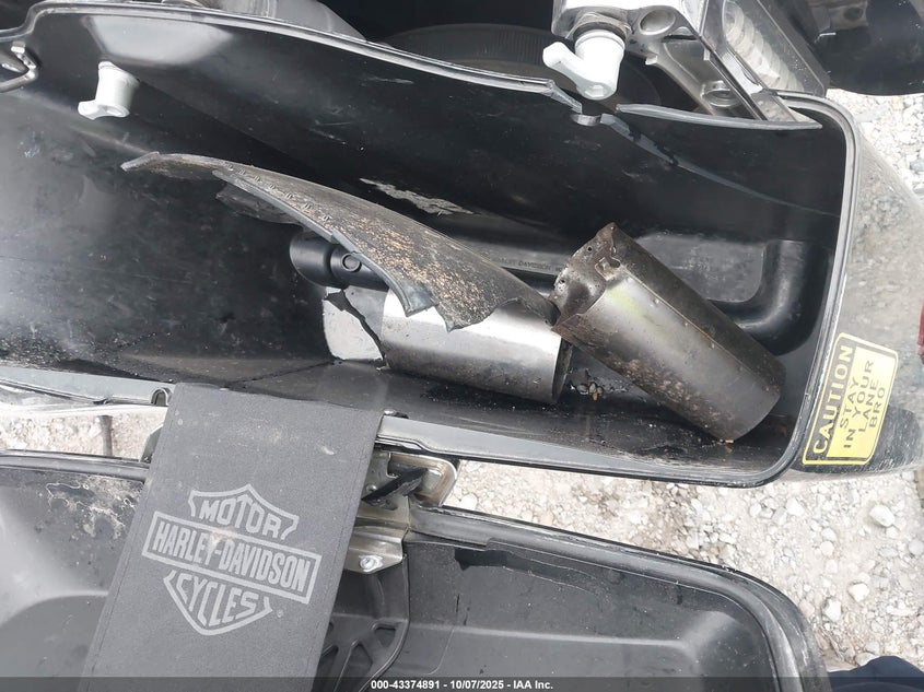 2017 Harley-Davidson Fltru VIN: 1HD1KGD10HB670348 Lot: 43374891