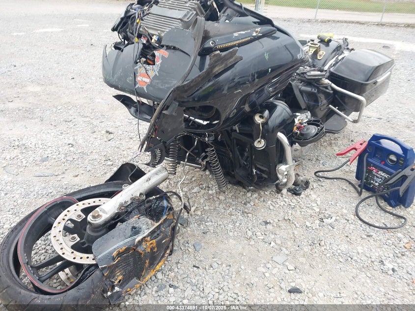 2017 Harley-Davidson Fltru VIN: 1HD1KGD10HB670348 Lot: 43374891