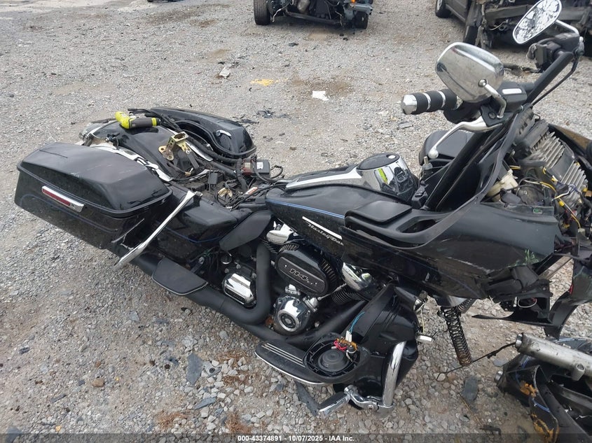 2017 Harley-Davidson Fltru VIN: 1HD1KGD10HB670348 Lot: 43374891