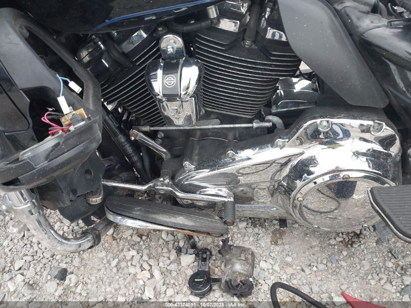 2017 Harley-Davidson Fltru VIN: 1HD1KGD10HB670348 Lot: 43374891