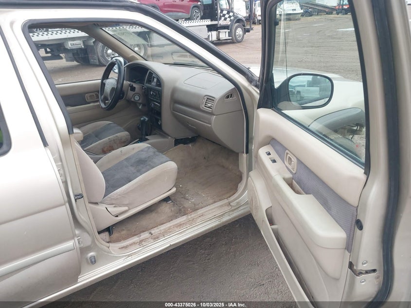JN8DR07Y51W501147 2001 NISSAN PATHFINDER photo no. 5