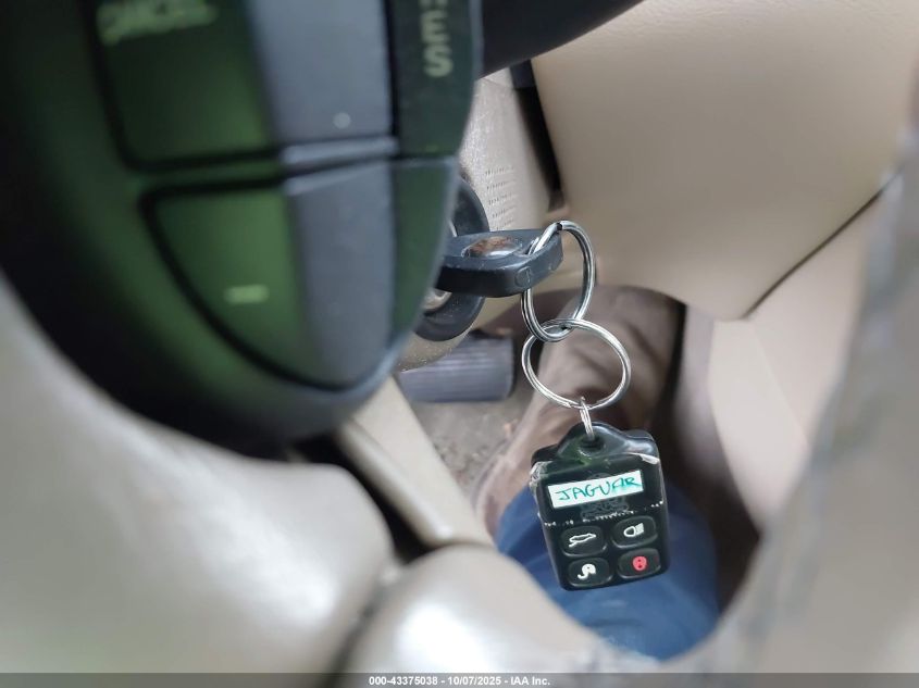 1998 Jaguar Xj8 VIN: SAJHX1241WC821895 Lot: 43375038