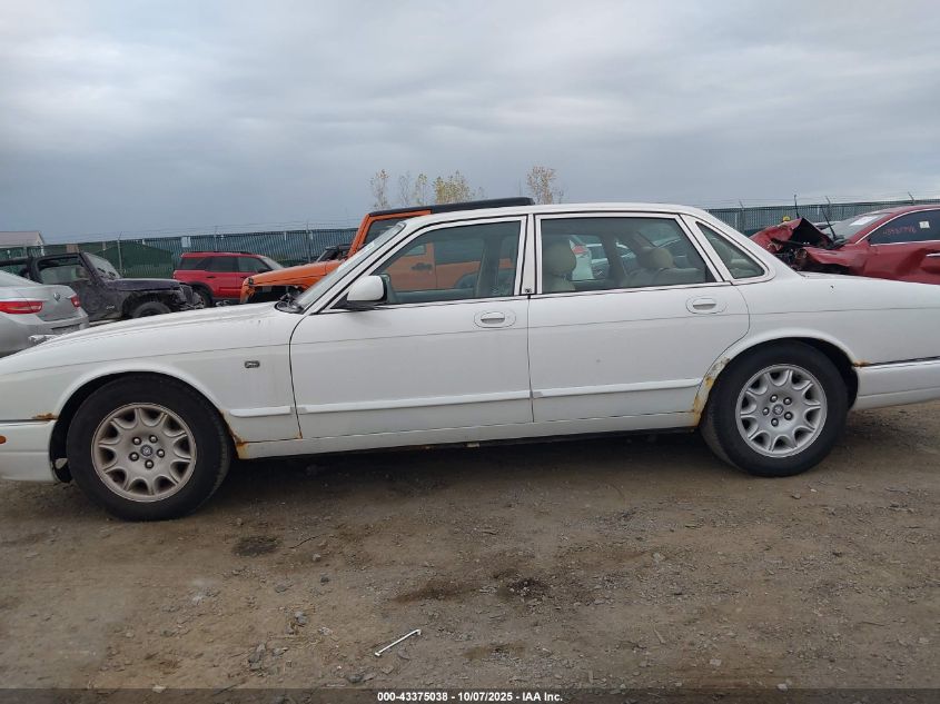 1998 Jaguar Xj8 VIN: SAJHX1241WC821895 Lot: 43375038