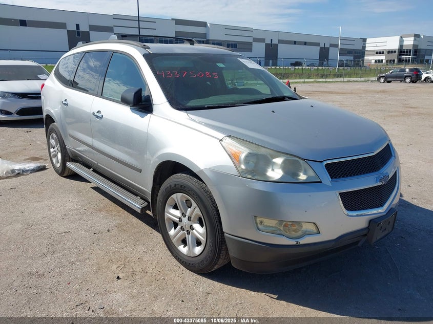 CHEVROLET TRAVERSE LS