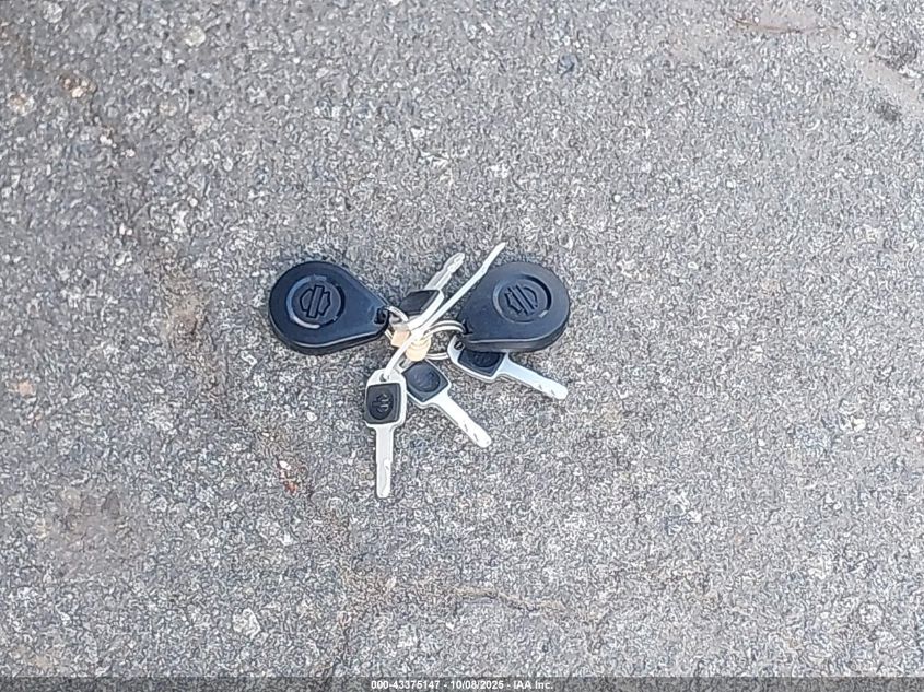 2018 Harley-Davidson Flhcs Heritage Classic 114 VIN: 1HD1YBK17JC074335 Lot: 43375147