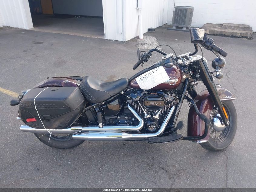 2018 Harley-Davidson Flhcs Heritage Classic 114 VIN: 1HD1YBK17JC074335 Lot: 43375147