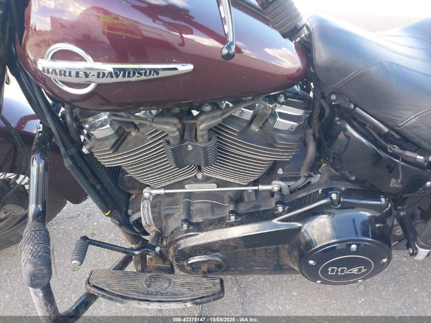 2018 Harley-Davidson Flhcs Heritage Classic 114 VIN: 1HD1YBK17JC074335 Lot: 43375147