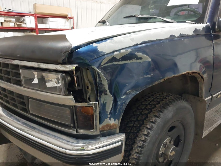 1993 Chevrolet Gmt-400 K2500 VIN: 2GCFK29K2P1108610 Lot: 43375175