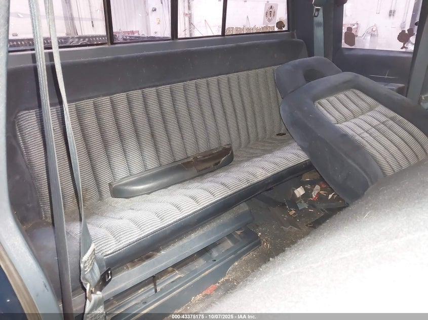 1993 Chevrolet Gmt-400 K2500 VIN: 2GCFK29K2P1108610 Lot: 43375175