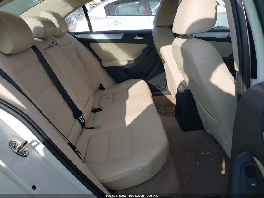 2012 Volkswagen Jetta 2.0L Tdi VIN: 3VWLL7AJ8CM425193 Lot: 43375263