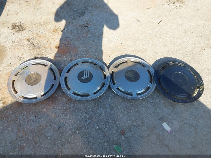 1993 Mercury Grand Marquis Gs VIN: 2MELM74W7PX607595 Lot: 43375339