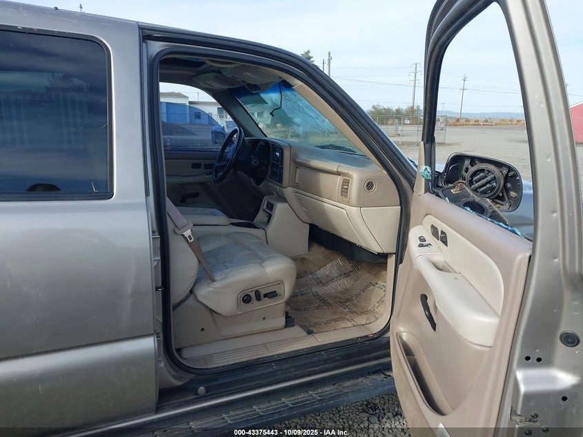 1GNEK13TX1J300675 2001 CHEVROLET TAHOE photo no. 5