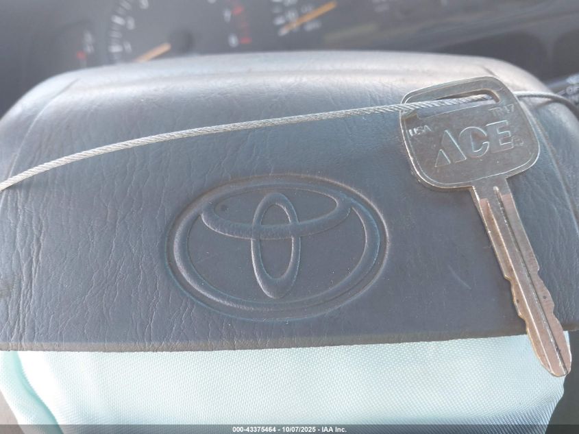 1999 Toyota Tacoma VIN: 4TAWN72N4XZ557069 Lot: 43375464