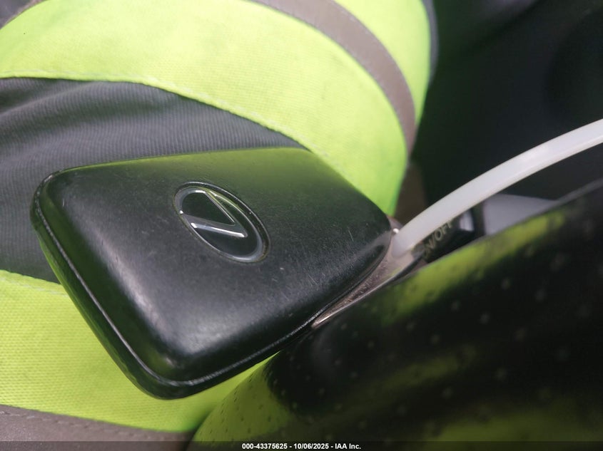 2017 LEXUS IS 200T JTHBA1D29H5045068