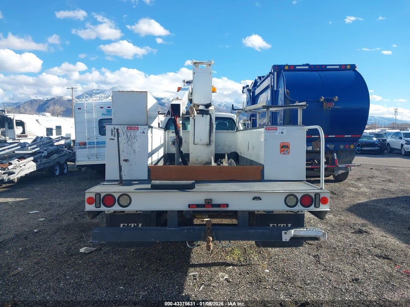 2011 Ford F-450 Chassis Xl VIN: 1FDUF4GY4BEC25946 Lot: 43375631