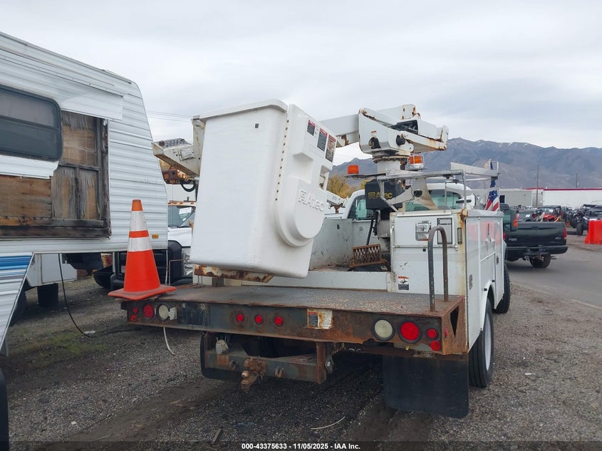 2008 Ford F-450 Chassis Xl/Xlt VIN: 1FDXF46Y28ED45414 Lot: 43375633