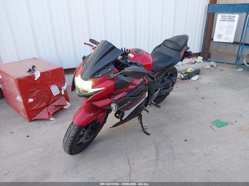 LC6DN11A0K1100303 2019 SUZUKI GSX photo no. 2