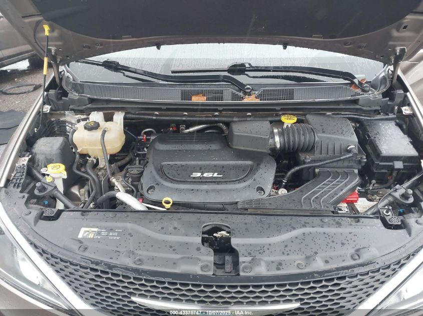 2018 Chrysler Pacifica Touring L VIN: 2C4RC1BG4JR148898 Lot: 43375747