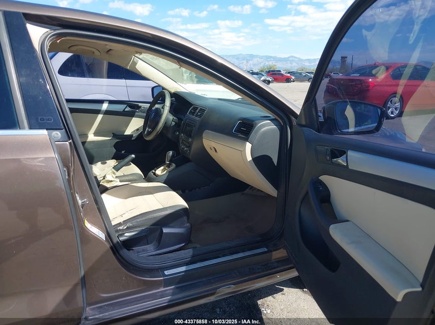3VWLW21K6BM312750 2011 VOLKSWAGEN JETTA photo no. 5