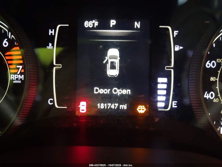 2016 Jeep Cherokee Latitude VIN: 1C4PJLCB8GW264083 Lot: 43375920