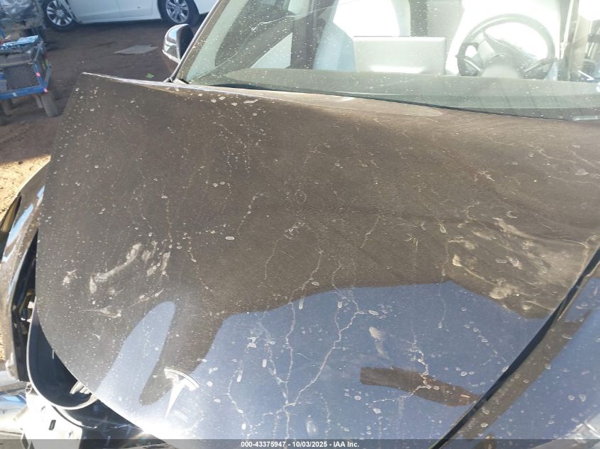 2018 Tesla Model 3 Long Range/Performance VIN: 5YJ3E1EBXJF122799 Lot: 43375947