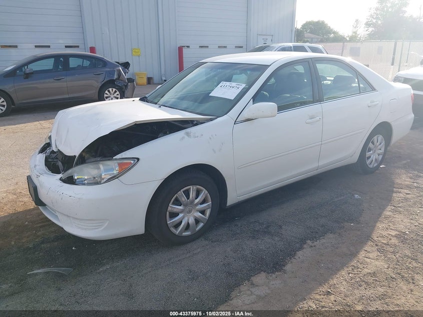 4T1BE32K35U417876 2005 TOYOTA CAMRY photo no. 2