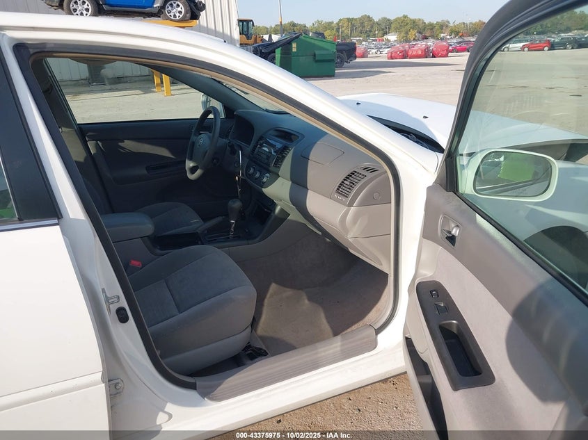 4T1BE32K35U417876 2005 TOYOTA CAMRY photo no. 5