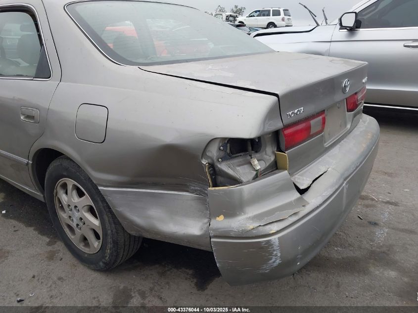 1999 Toyota Camry Xle V6 VIN: JT2BF28K0X0230570 Lot: 43376044