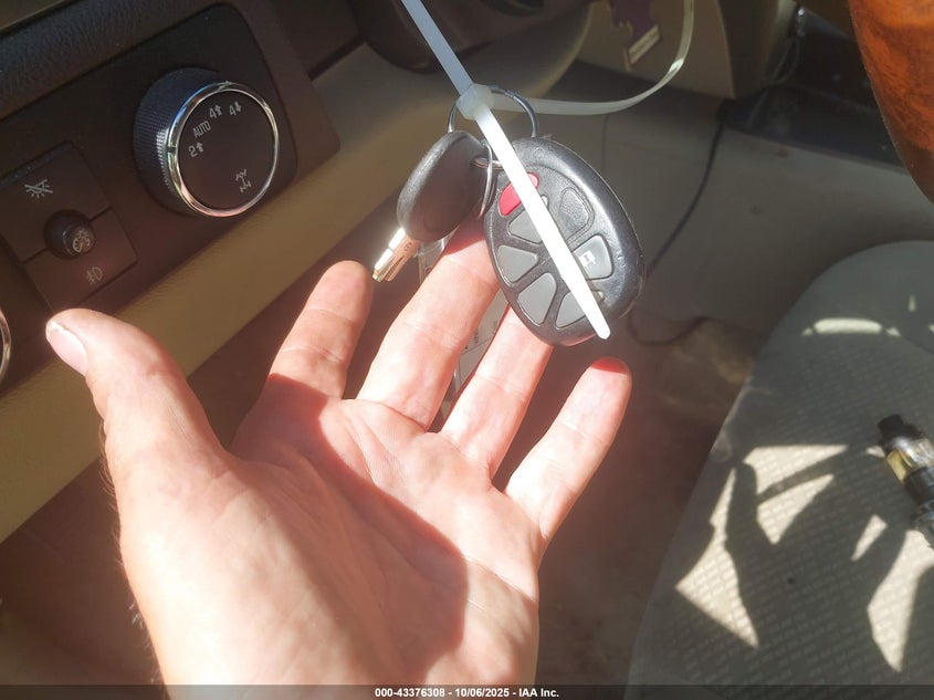 2007 GMC Yukon Xl 1500 Sle VIN: 1GKFK163X7J236840 Lot: 43376308