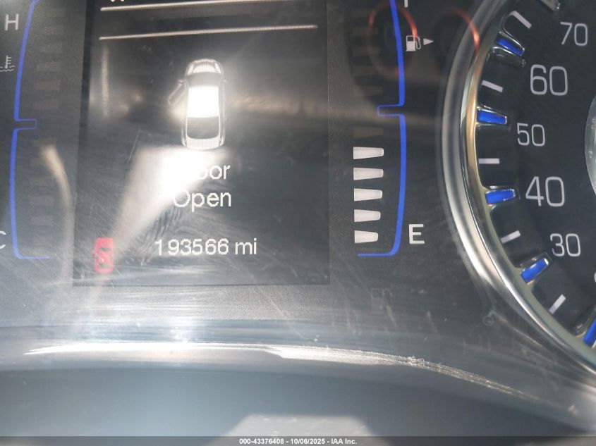 2015 Chrysler 200 Limited VIN: 1C3CCCAB8FN715923 Lot: 43376408