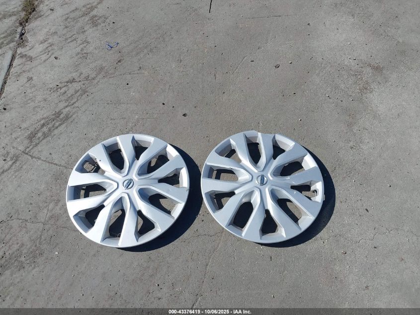 2015 Nissan Rogue S VIN: KNMAT2MT7FP513970 Lot: 43376419