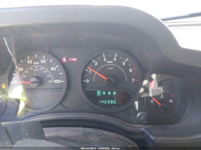 2007 Jeep Wrangler X VIN: 1J4FA24197L110599 Lot: 43376519