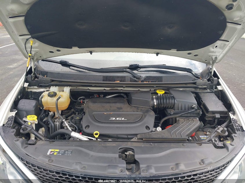 2017 Chrysler Pacifica Limited VIN: 2C4RC1GG5HR570312 Lot: 43376621