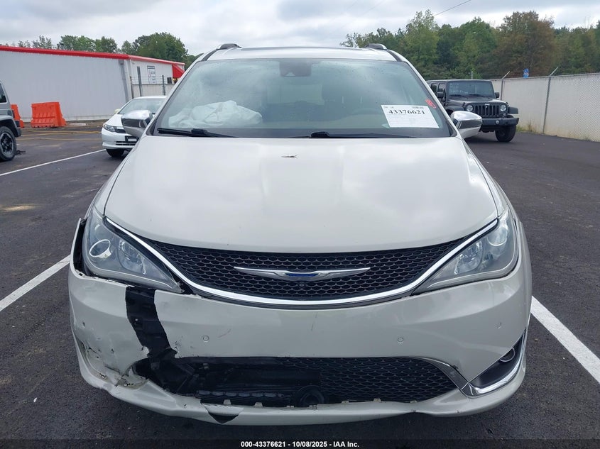 2017 Chrysler Pacifica Limited VIN: 2C4RC1GG5HR570312 Lot: 43376621