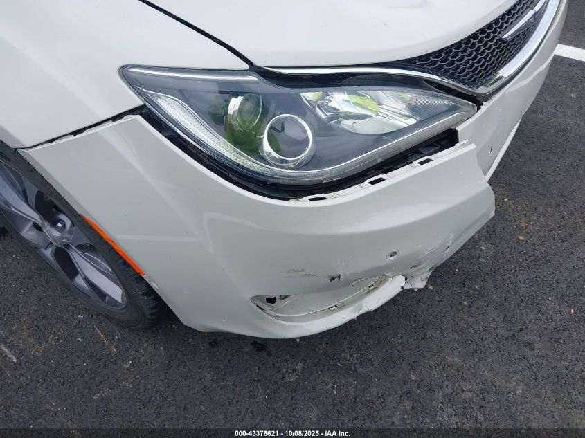 2017 Chrysler Pacifica Limited VIN: 2C4RC1GG5HR570312 Lot: 43376621