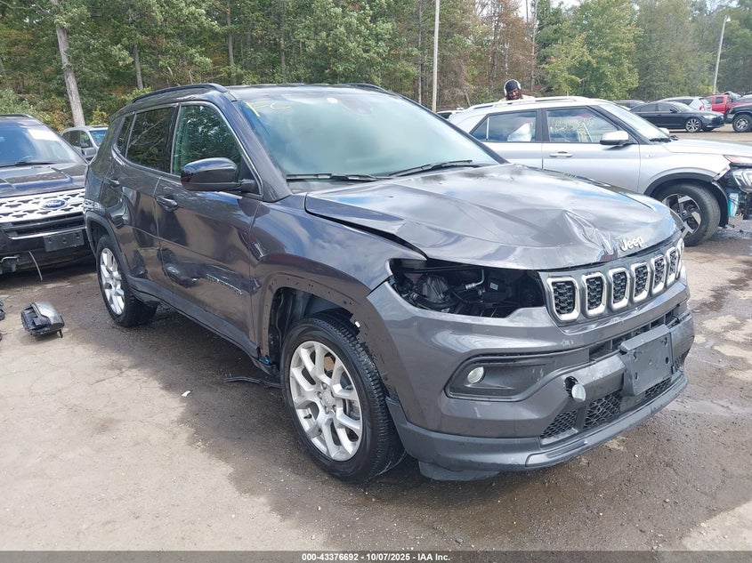 JEEP COMPASS LATITUDE LUX FWD
