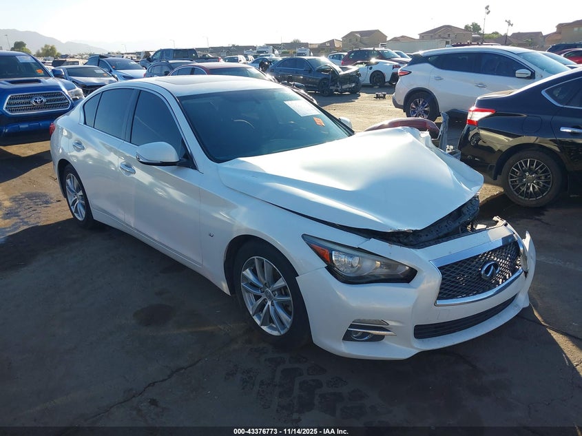INFINITI Q50 PREMIUM