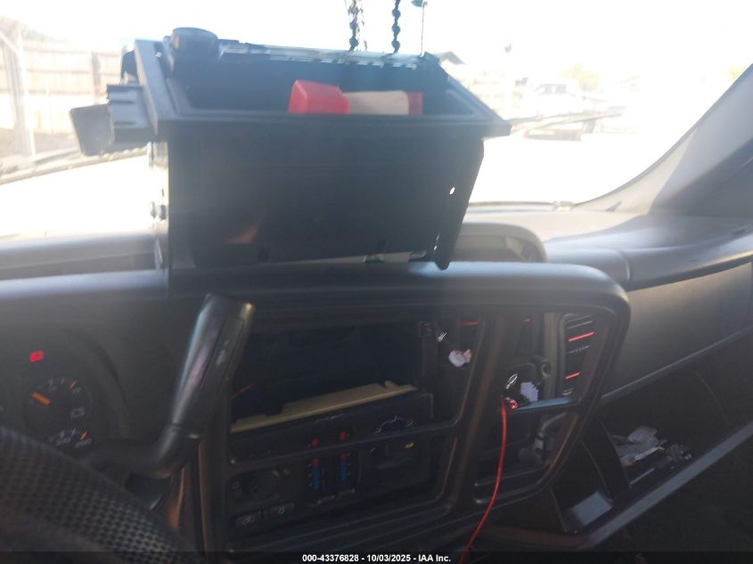 2005 Chevrolet Silverado 1500 Work Truck VIN: 2GCEC19V651338693 Lot: 43376828