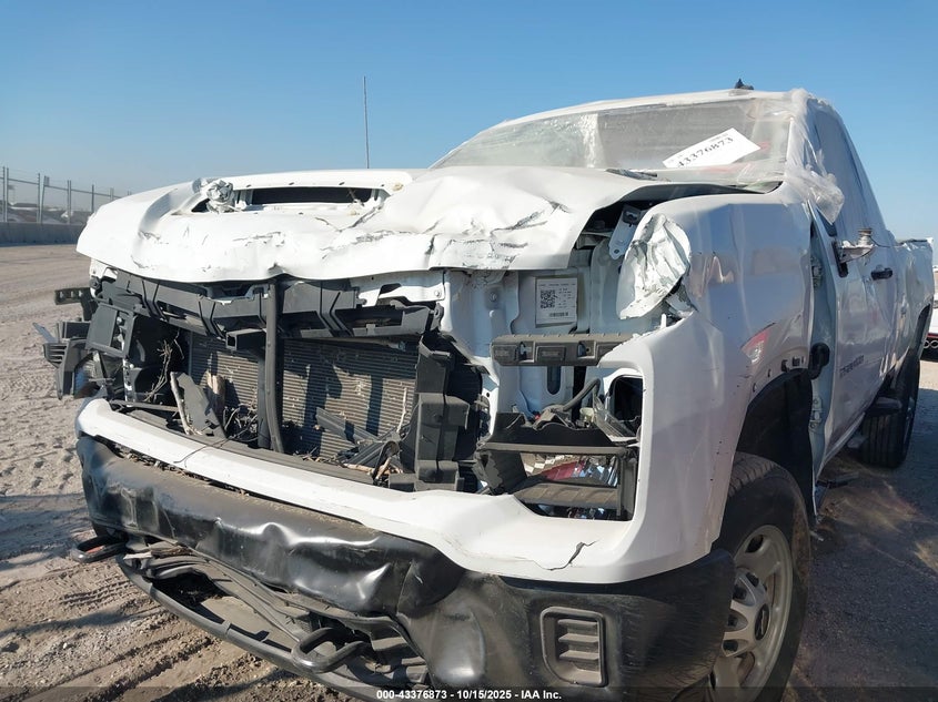 1GC3YLE73RF317097 2024 CHEVROLET SILVERADO photo no. 2