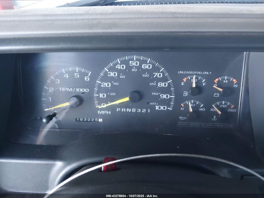 1998 Chevrolet Suburban 1500 VIN: 3GNFK16R1WG109367 Lot: 43376884