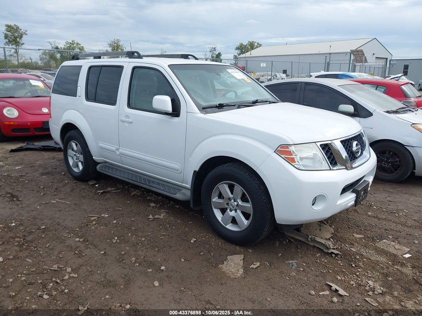 NISSAN PATHFINDER SV