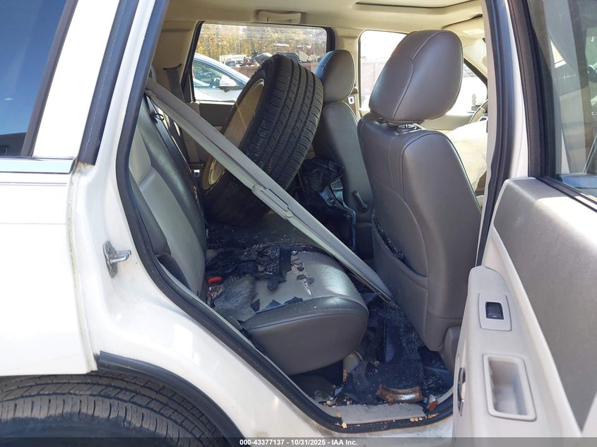 1J8HR58258C158946 2008 JEEP GRAND CHEROKEE photo no. 8