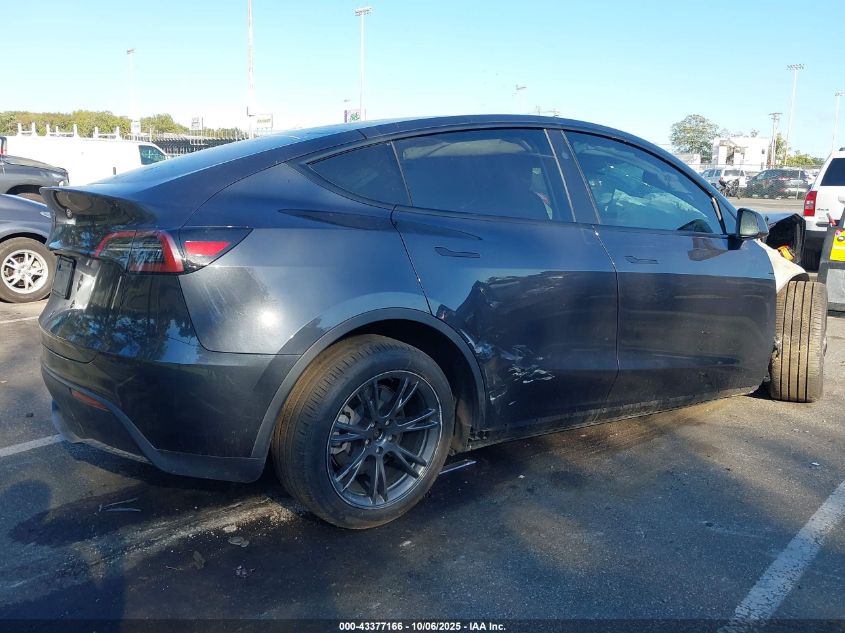 2025 Tesla Model Y Long Range Dual Motor Rear-Wheel Drive VIN: 7SAYGDED8SF266679 Lot: 43377166