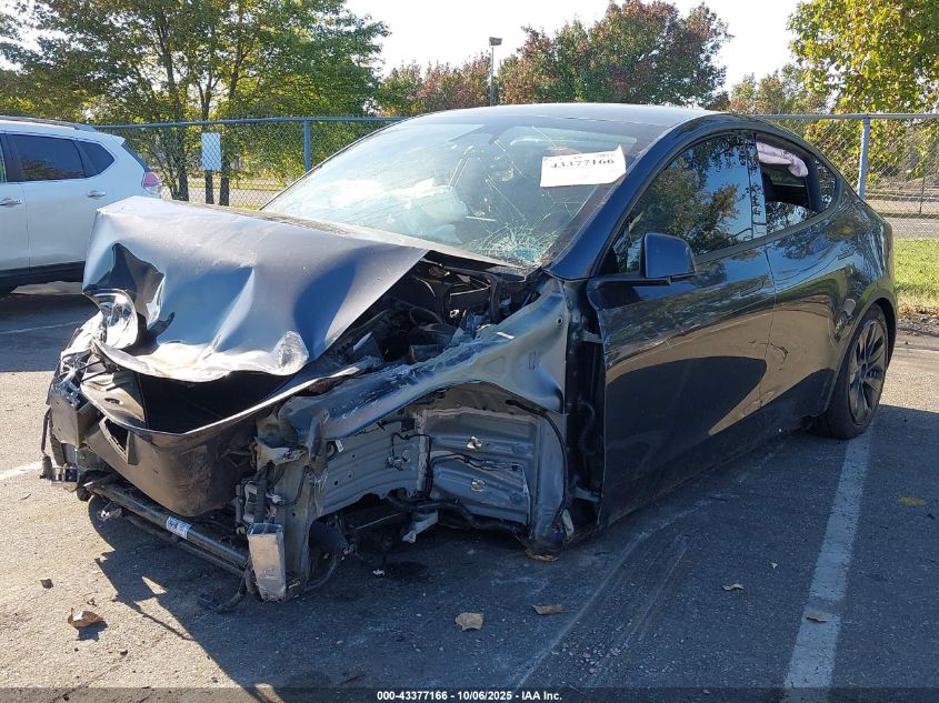 2025 Tesla Model Y Long Range Dual Motor Rear-Wheel Drive VIN: 7SAYGDED8SF266679 Lot: 43377166