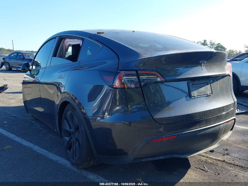 2025 Tesla Model Y Long Range Dual Motor Rear-Wheel Drive VIN: 7SAYGDED8SF266679 Lot: 43377166