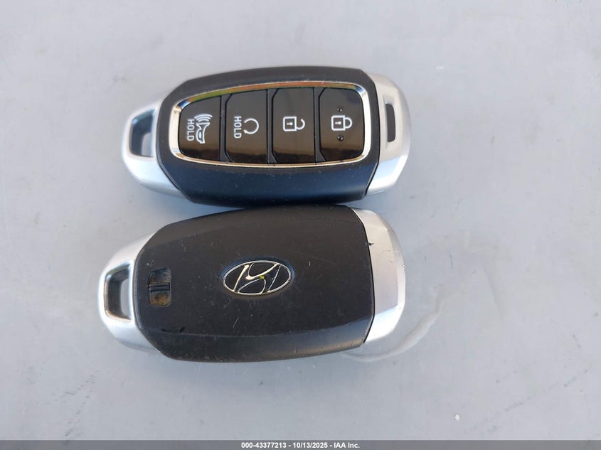 2022 Hyundai Venue Limited VIN: KMHRC8A34NU166569 Lot: 43377213